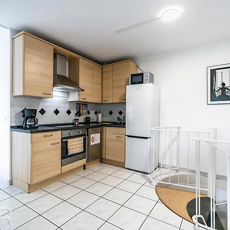 Voll Ausgestattetes Und Moebliertes Mit Einzelbetten - Kueche - Wlan - Terrasse *