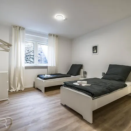 Voll Ausgestattetes Und Moebliertes Mit Einzelbetten - Kueche - Wlan - Terrasse *